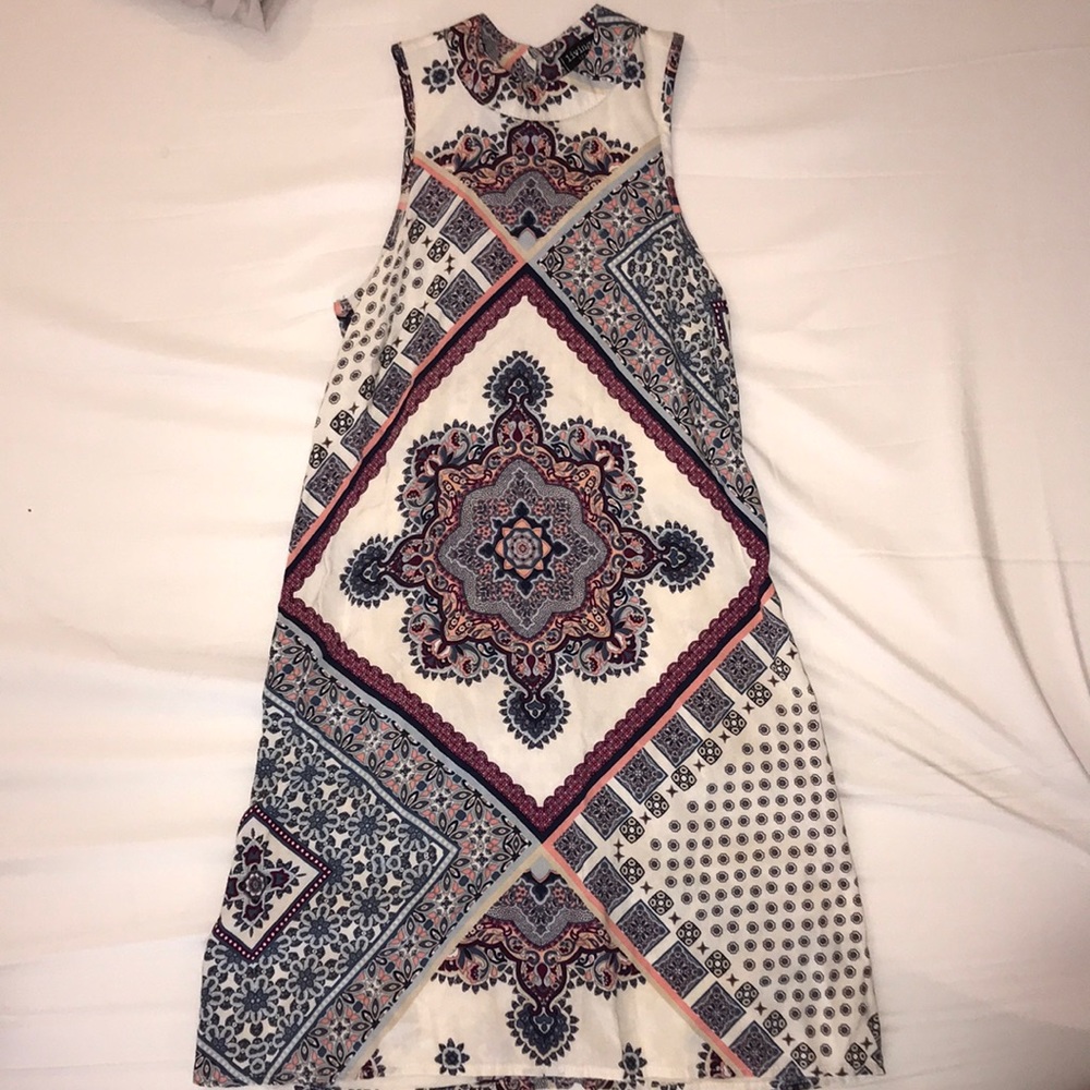 Patterned sleeveless dress